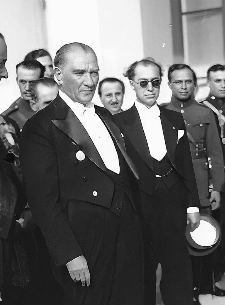 Atatürk en güzel fotoğrafları ile Basın Gazetesi’nde