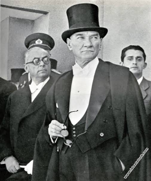 Atatürk en güzel fotoğrafları ile Basın Gazetesi’nde