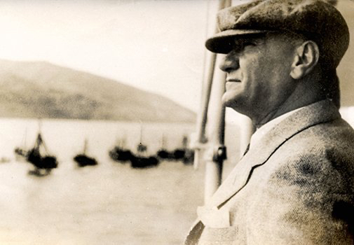 Atatürk en güzel fotoğrafları ile Basın Gazetesi’nde