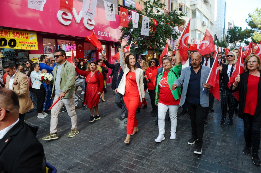 Karşıyaka'yı bayram coşkusu sardı!