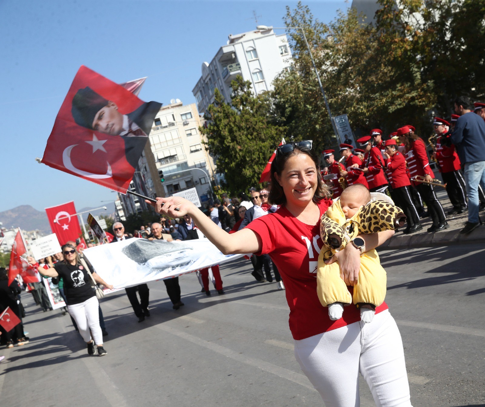 Karşıyaka'yı bayram coşkusu sardı!