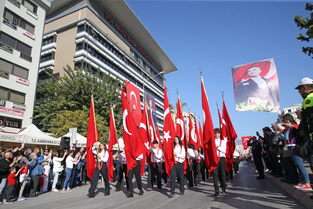 Karşıyaka'yı bayram coşkusu sardı!