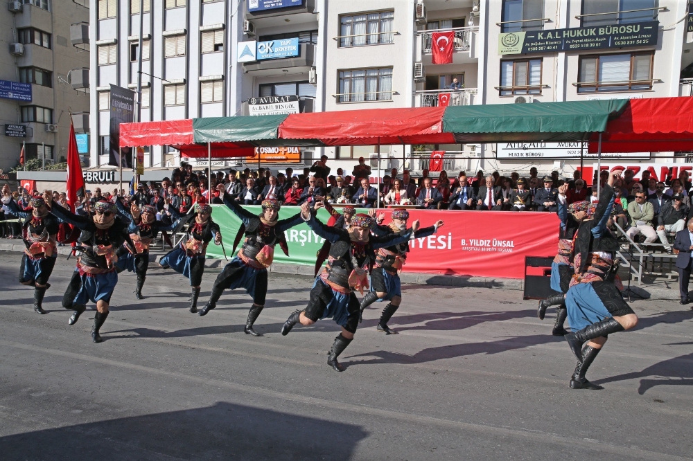 Karşıyaka'yı bayram coşkusu sardı!