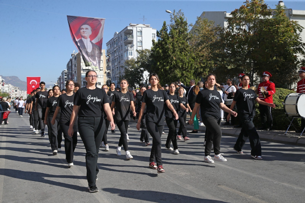 Karşıyaka'yı bayram coşkusu sardı!