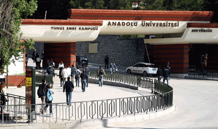 Anadolu Üniversitesi'nde mollalardan konferans: 6 yaşında çocuk evlenebilir diyen Nurettin Yıldız da var