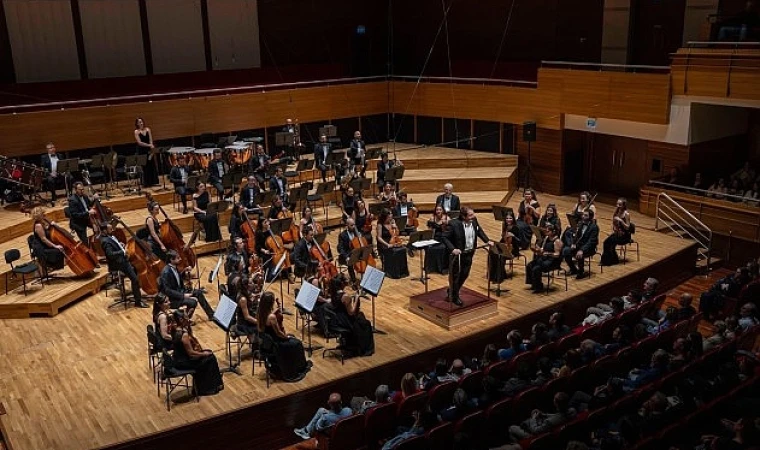 İzmir’de unutulmayacak bir klasik müzik gecesi