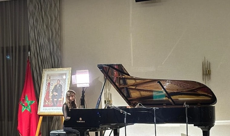 Piyanonun Genç İncisi Ayşe Nil, Uluslararası Başarısıyla Narlıdere’yi Gururlandırdı