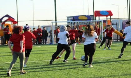 Adıyaman’da kadın futbol takımlarını buluşturdu