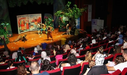 Bosch Çevre Çocuk Tiyatrosu engelli çocuklarımız için sahneye çıktı