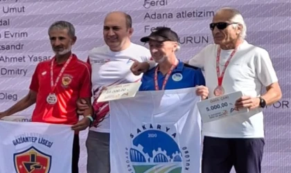 Uluslararası maratonda birincilik kürsüsü Ali Turan’ın