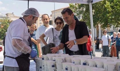 İzmir’de Muharrem ayı bereketi
