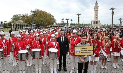 29 Ekim Cumhuriyet Bayramı Etkinlikleri, İzmir’de Büyük Bir Coşkuyla Devam Ediyor