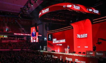 CHP'nin kurultayında PM ve YDK listeleri açıklandı: Özel'in listesi firesiz onay aldı