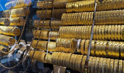 Altın zirveden sert düştü