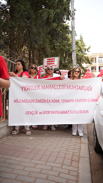 19 Mayıs coşkusu Buca'da sokaklara taştı