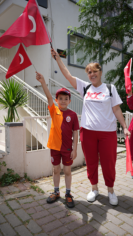 19 Mayıs coşkusu Buca'da sokaklara taştı