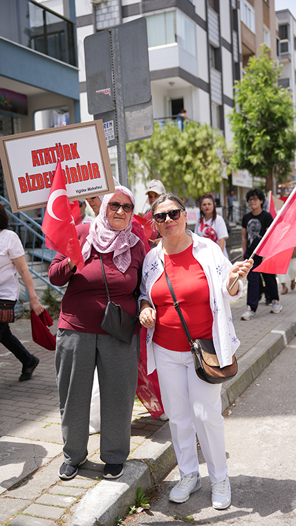 19 Mayıs coşkusu Buca'da sokaklara taştı