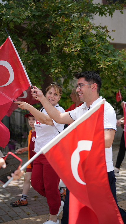 19 Mayıs coşkusu Buca'da sokaklara taştı