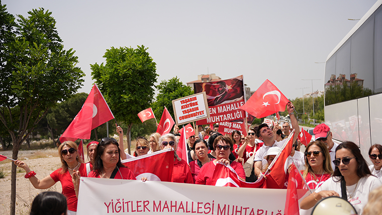 19 Mayıs coşkusu Buca'da sokaklara taştı