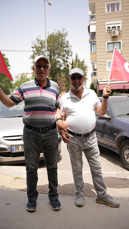 19 Mayıs coşkusu Buca'da sokaklara taştı