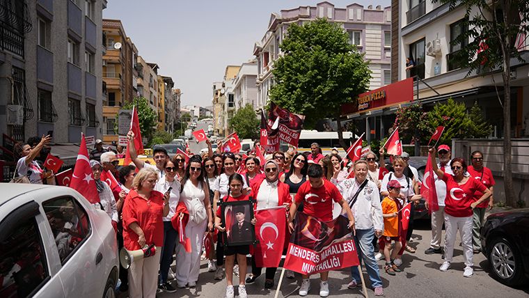 19 Mayıs coşkusu Buca'da sokaklara taştı