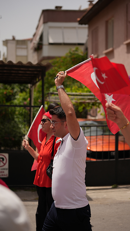 19 Mayıs coşkusu Buca'da sokaklara taştı