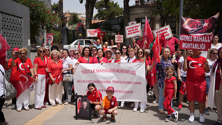 19 Mayıs coşkusu Buca'da sokaklara taştı