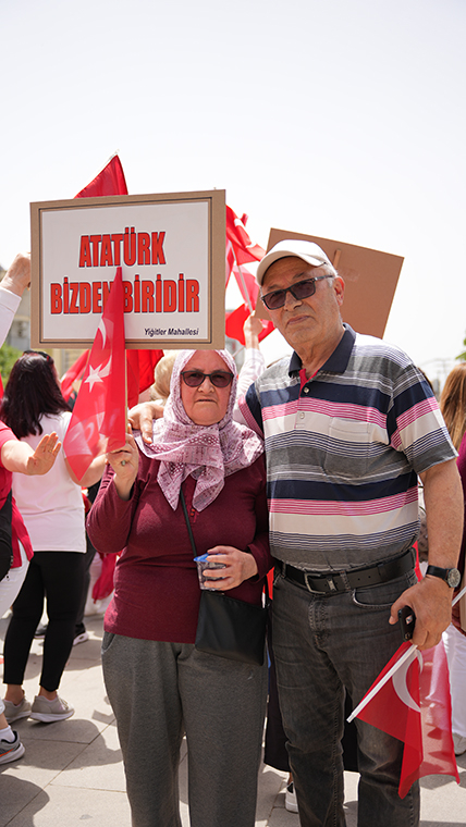 19 Mayıs coşkusu Buca'da sokaklara taştı