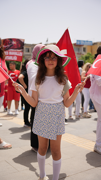 19 Mayıs coşkusu Buca'da sokaklara taştı