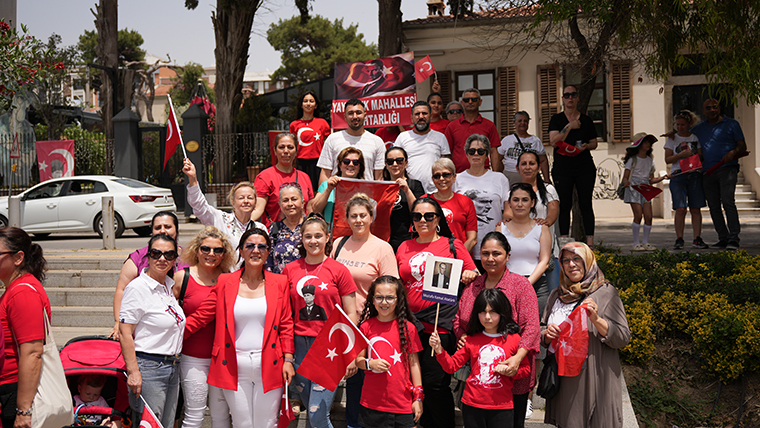 19 Mayıs coşkusu Buca'da sokaklara taştı