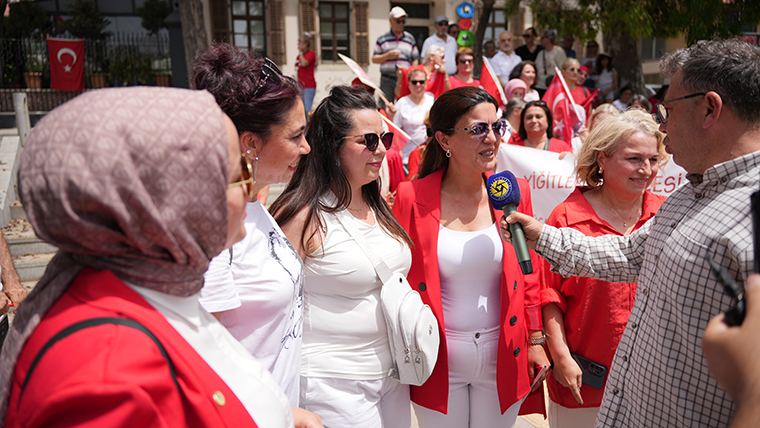 19 Mayıs coşkusu Buca'da sokaklara taştı