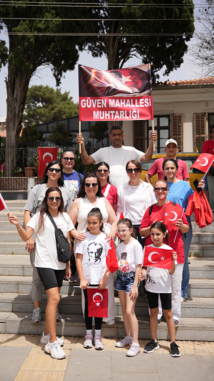 19 Mayıs coşkusu Buca'da sokaklara taştı