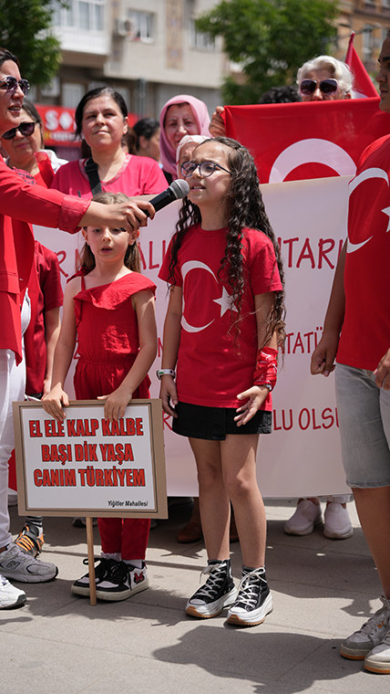 19 Mayıs coşkusu Buca'da sokaklara taştı