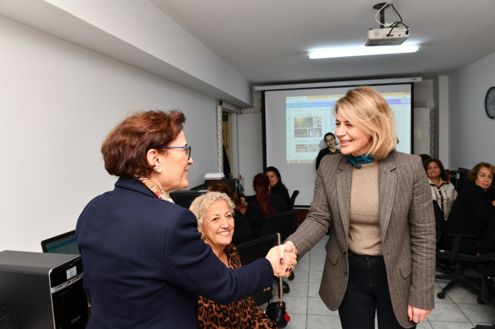 Kadınlar Dijital’de parlıyor projesi Çiğli’den başladı