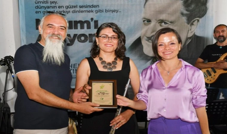 İzmir Karabağlar’da Nazım Hikmet’i unutulmadı