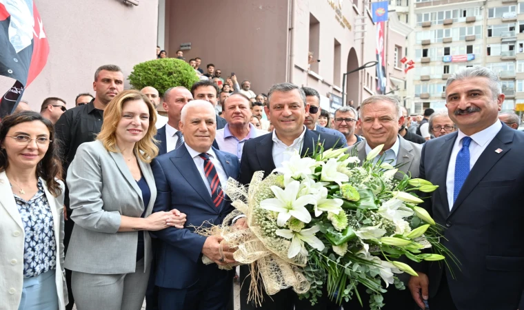 CHP Genel Başkanı Özel, “Bozbey, 100 güne çok önemli hizmetler sığdırdı”