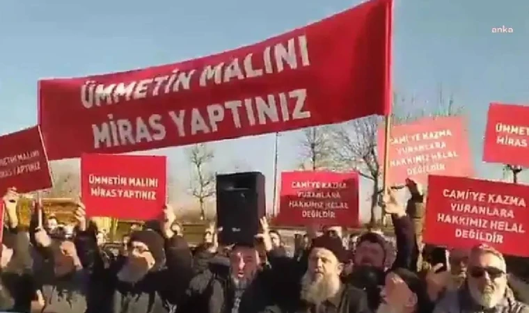 Menzil tarikatı miras için pankartlarla sokağa çıktı