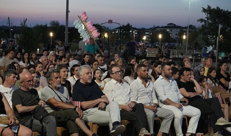 Açık hava film gösterimleri ’Paranoya’ ile başladı