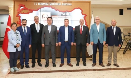 İzmirli Rektörler DEÜ’de Buluştu: Üniversiteli Sayısı 207 Bini Geçti