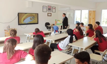 Manisalı öğrenciler arıların dünyasını tanıdı