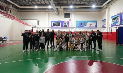 Didim Belediyespor Kadın Voleybol Takımı galip