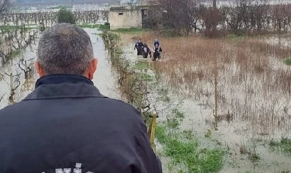 Selde Mahsur Kalanların İmdadına Büyükşehir İtfaiyesi Yetişti